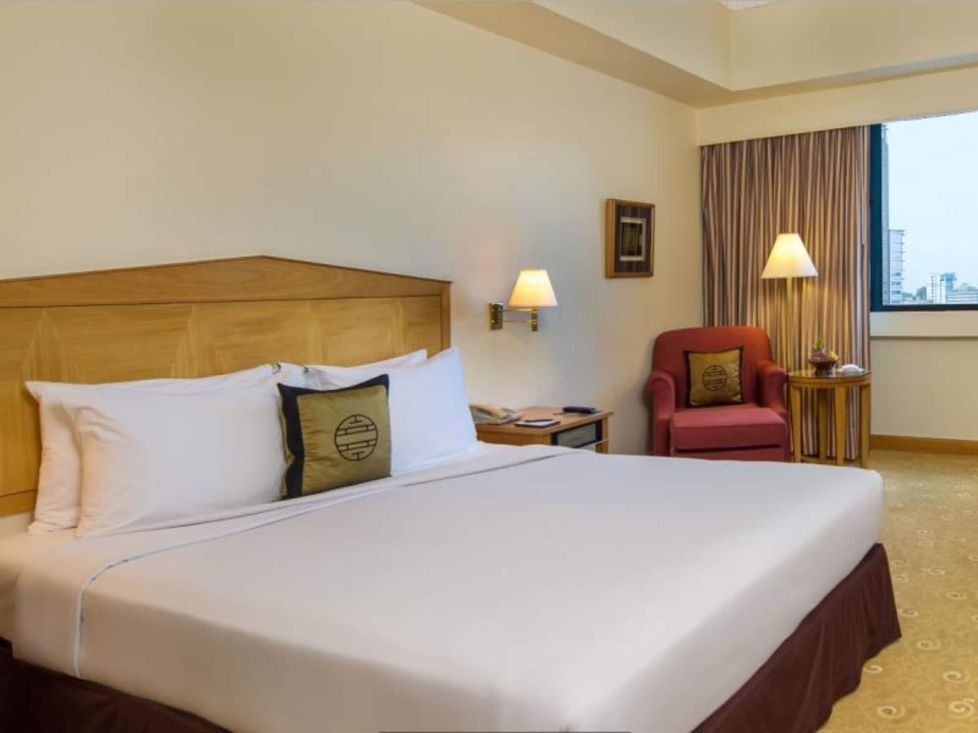 Отель Saigon 4*