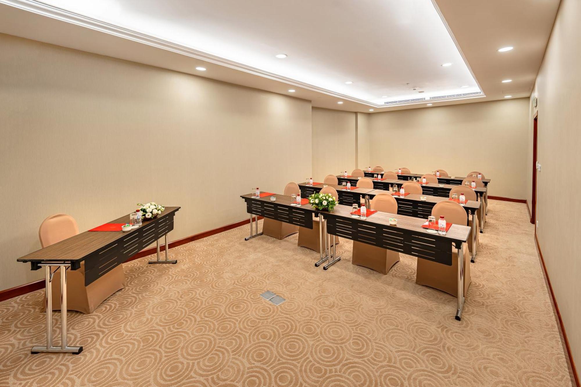 Отель Saigon 4*